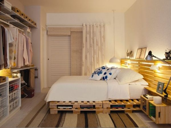 Decoração de quarto de casal pequeno diferente