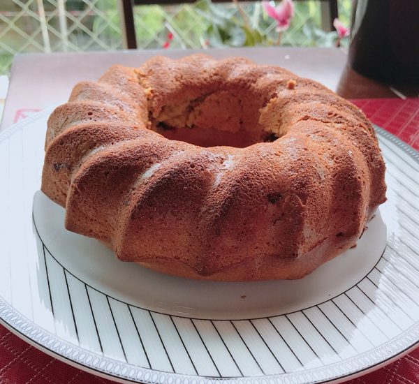 Bolo de fubá com goiabada